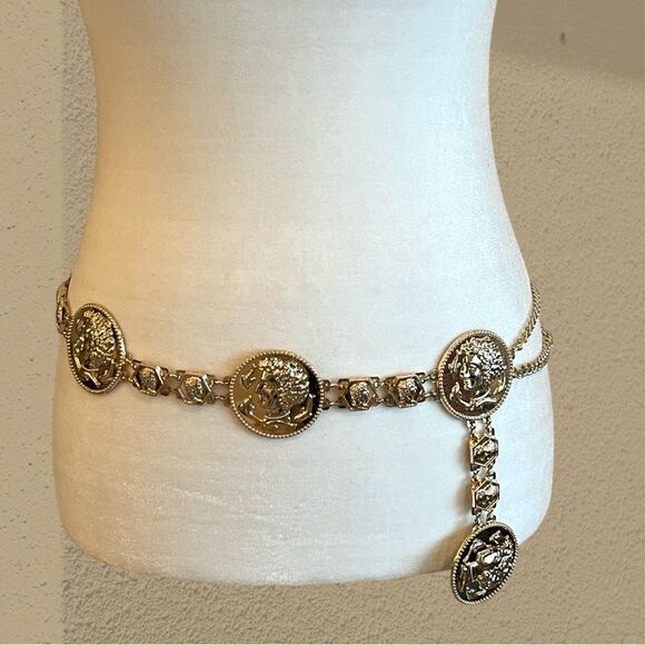 Vintage Accessories - Vintage gold chain belt